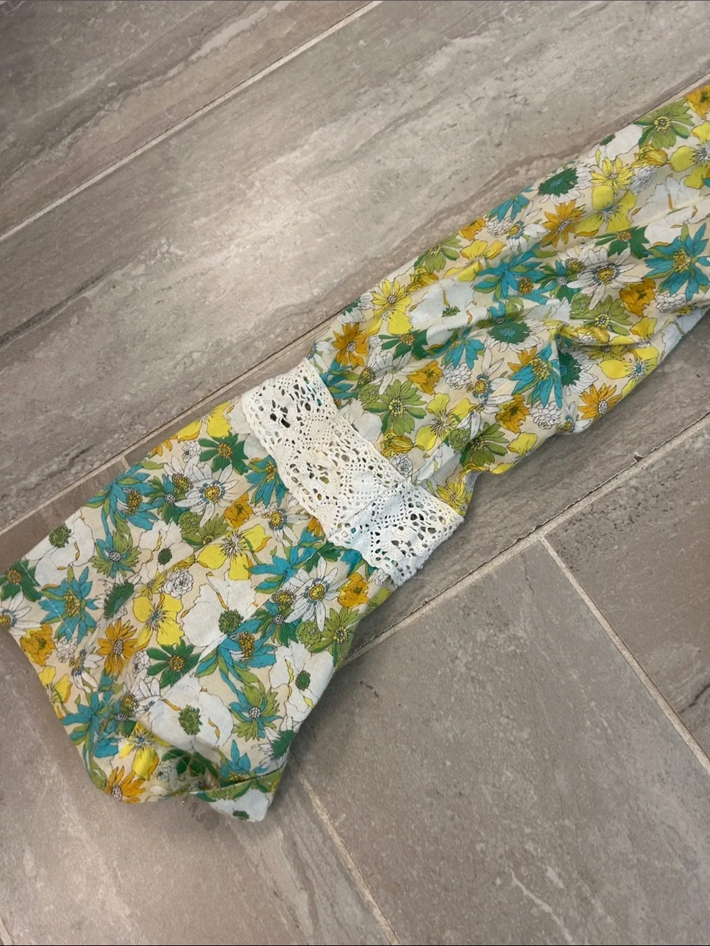 Floral Lace-Trim Robe in Yellow, Teal & White